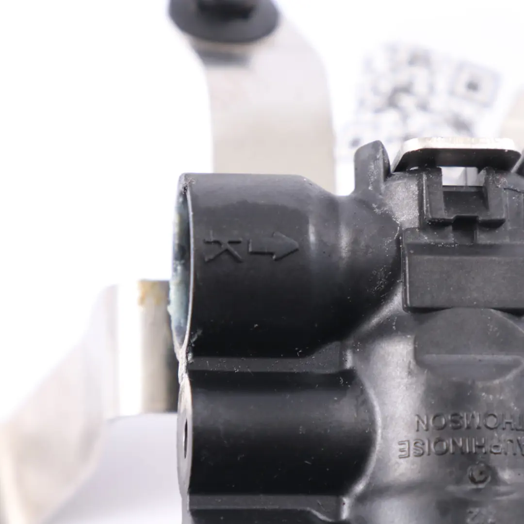 Termostato Caja Cambios Enfriador Aceite Manguera Conector para BMW F45 F46 Mini F60 con número de pieza 8481575 BMW F45 F46 Mini F60 Termostato Caja Cambios Enfriador Aceite Manguera Conector - SKU 8481575-1 - Número de pieza 8481575