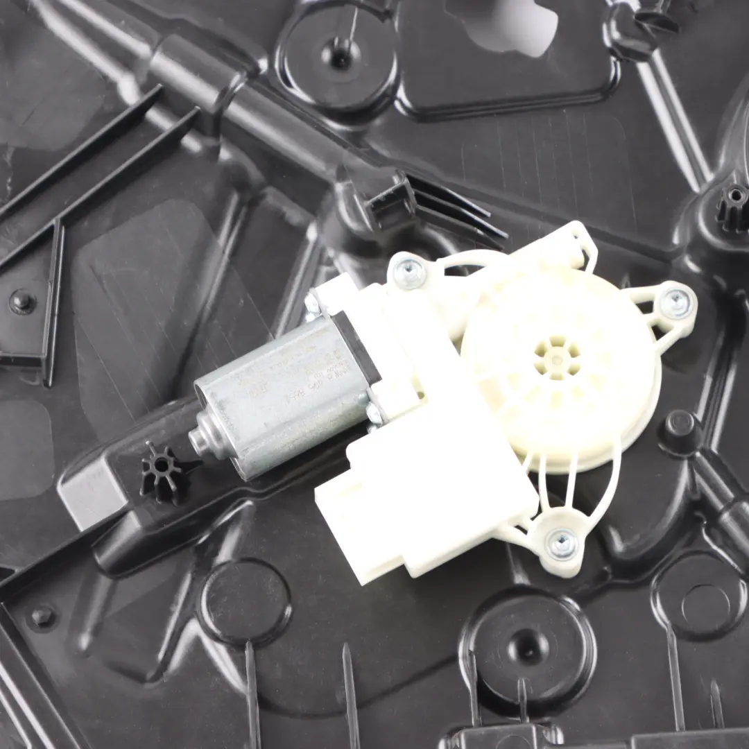 Portapuertas BMW G20 G21 Mecanismo elevalunas delantero izquierdo para con número de pieza 8498853 Portapuertas BMW G20 G21 Mecanismo elevalunas delantero izquierdo - SKU 8498853 - Número de pieza 8498853