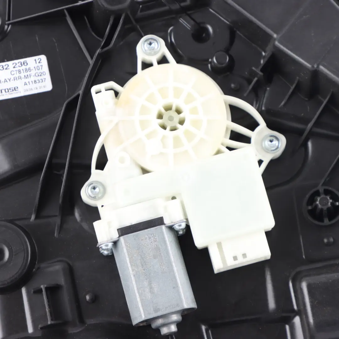 Portapuertas BMW G20 G21 Mecanismo elevalunas trasero derecho para con número de pieza 8498856 Portapuertas BMW G20 G21 Mecanismo elevalunas trasero derecho - SKU 8498856 - Número de pieza 8498856