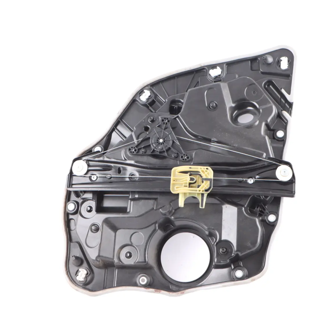 Podnośnik Szyby Mocowanie Boczka Drzwi Prawy Tył do BMW G20 G21 o numerze 8498856 BMW G20 G21 Podnośnik Szyby Mocowanie Boczka Drzwi Prawy Tył - SKU 8498856 - Numer Części 8498856