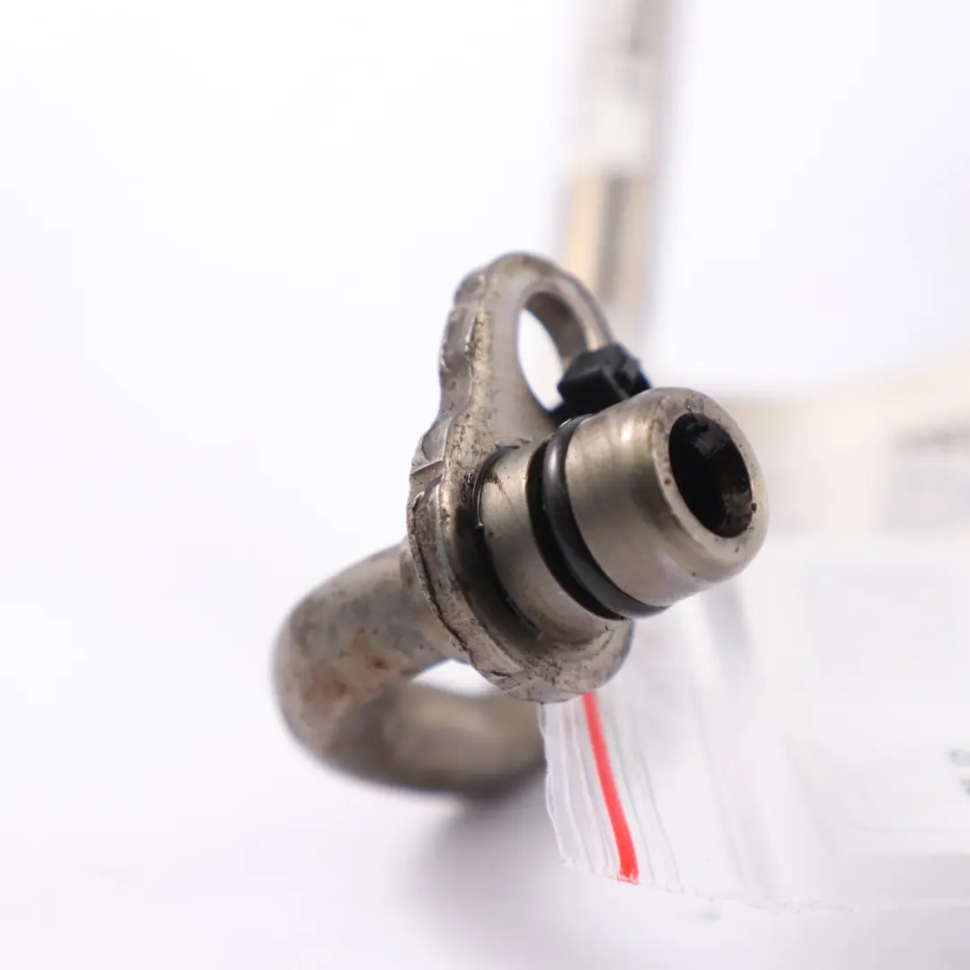 B47 Tuyau d'alimentation d'huile turbocompresseur haut 8513624 pour BMW F20 F30 LCI à propos du numéro de pièce 8513622 BMW F20 F30 LCI B47 Tuyau d'alimentation d'huile turbocompresseur haut 8513624 - SKU 8513622 - Numéro de pièce 8513622