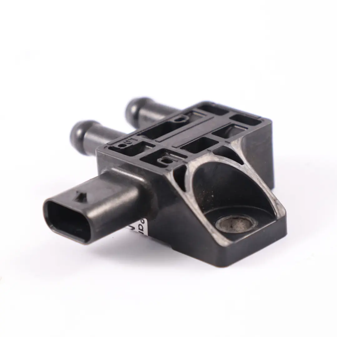 Exhaust Differential Pressure Sensor to BMW G20 G21 G30 F40 Mini F54 F56 with Part number 8579353 BMW G20 G21 G30 F40 Mini F54 F56 Exhaust Differential Pressure Sensor - SKU 8579353 - Part number 8579353