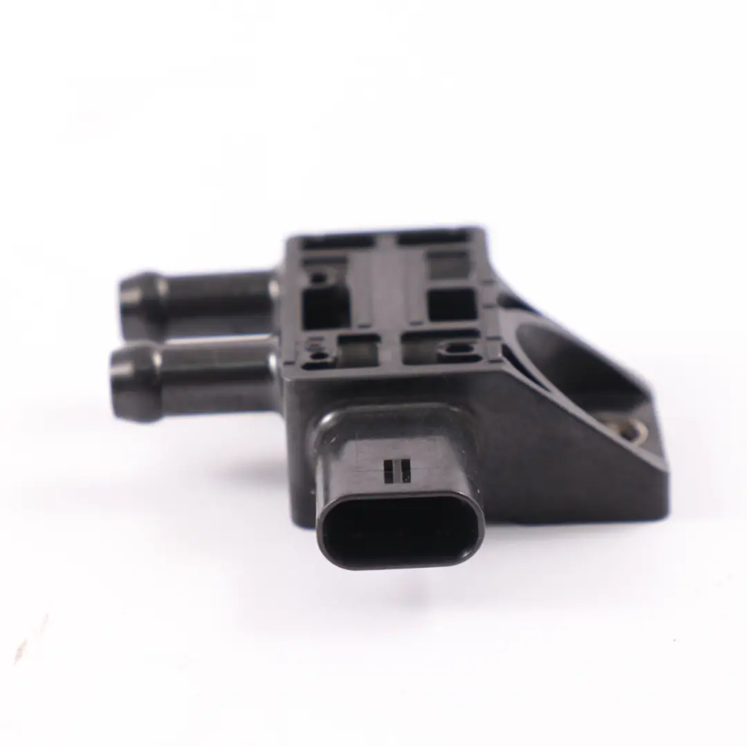 Czujnik Ciśnienia Spalin do BMW G20 G21 G30 F40 Mini F54 F56 o numerze 8579353 BMW G20 G21 G30 F40 Mini F54 F56 Czujnik Ciśnienia Spalin - SKU 8579353 - Numer Części 8579353