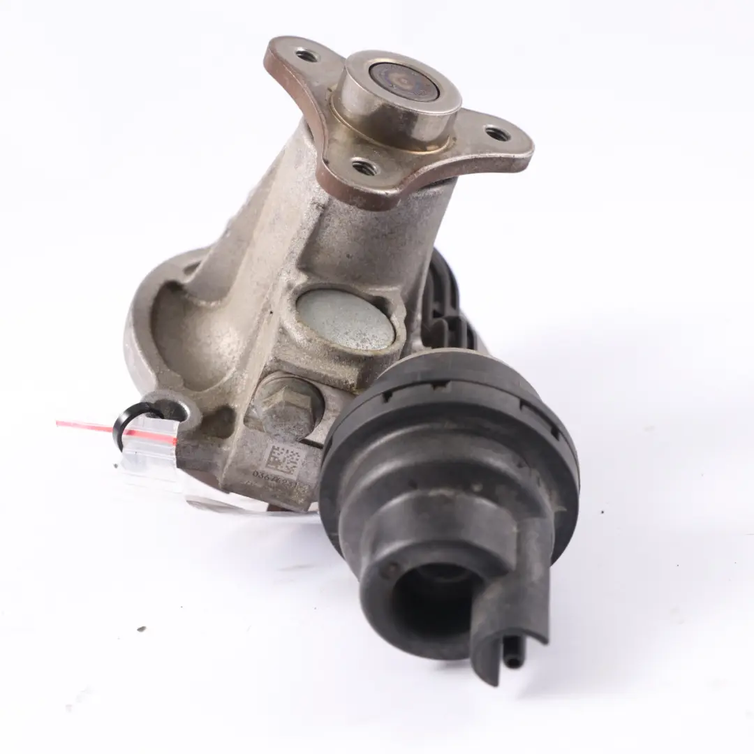 Pompe eau BMW G11 G12 G20 G21 G30 G31 B57 Pompe refroidissement moteur 8482250 pour à propos du numéro de pièce 8582740 Pompe eau BMW G11 G12 G20 G21 G30 G31 B57 Pompe refroidissement moteur 8482250 - SKU 8582740 - Numéro de pièce 8582740