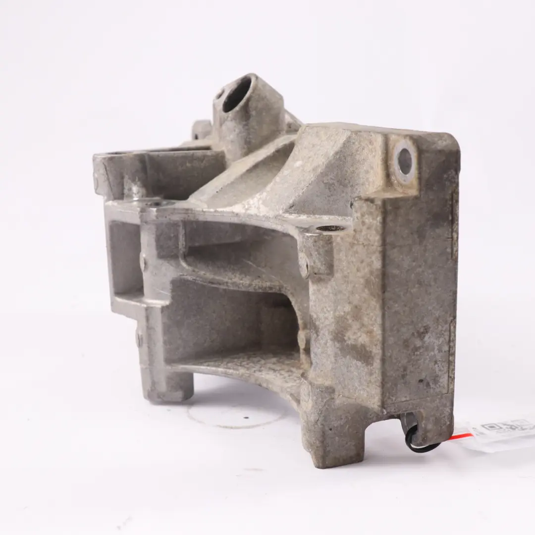  Support pompe eau BMW G20 G21 G30 G31 B57 Support pompe refroidissement - SKU 8588887 - Numéro de pièce 8588887