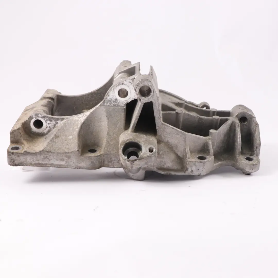  Support pompe eau BMW G20 G21 G30 G31 B57 Support pompe refroidissement - SKU 8588887 - Numéro de pièce 8588887