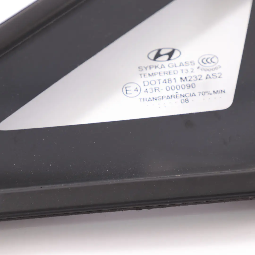 Finestrino laterale anteriore sinistro Triangolo Vetro AS2 per Hyundai H-1 con numero di parte 86170-4H050 Hyundai H-1 Finestrino laterale anteriore sinistro Triangolo Vetro AS2 - SKU 86170-4H050 - Numero di parte 86170-4H050