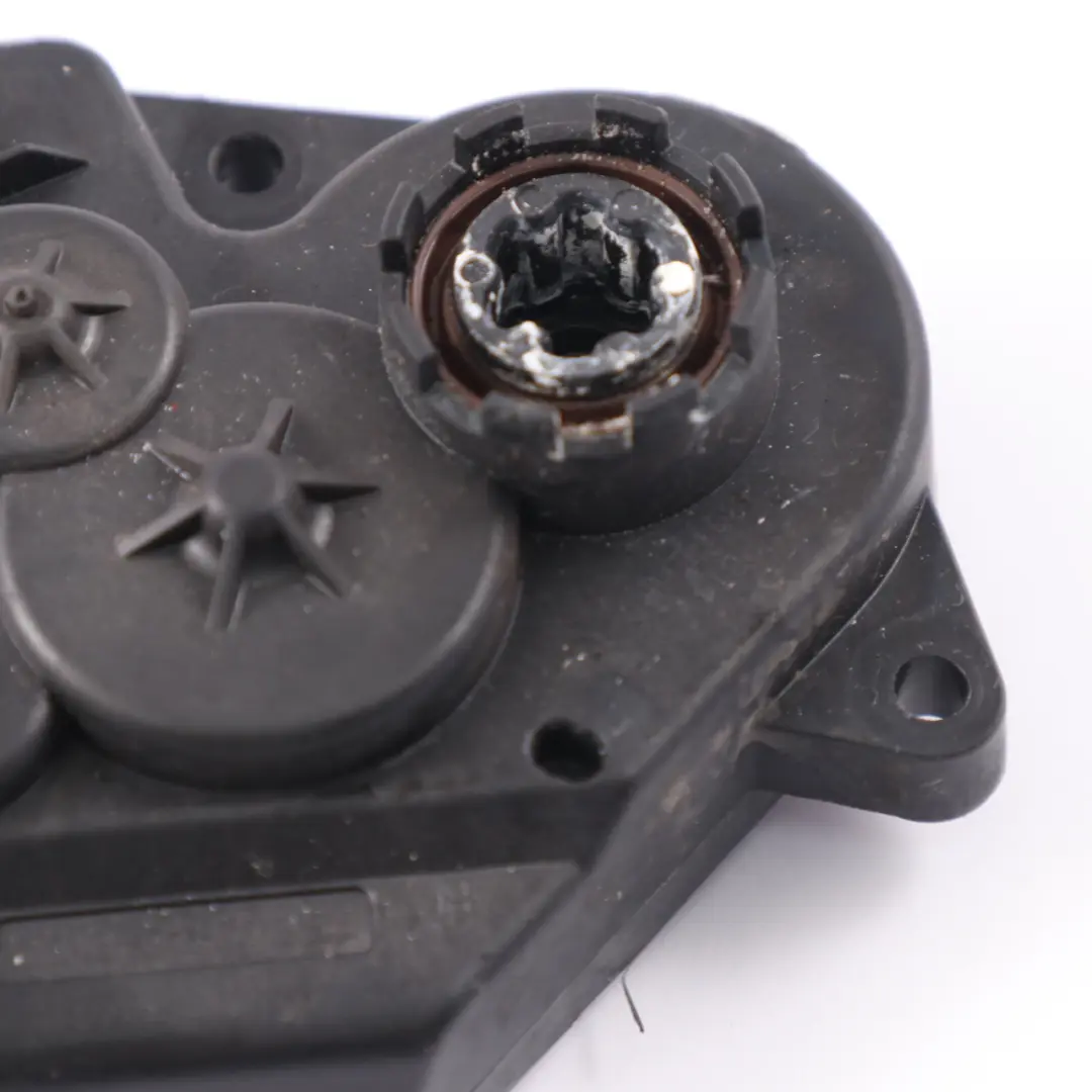 BMW X3 G01 G20 G30 Cooling Coolant Thermostat Water Part - SKU 8642560-5 - Part number 8642560