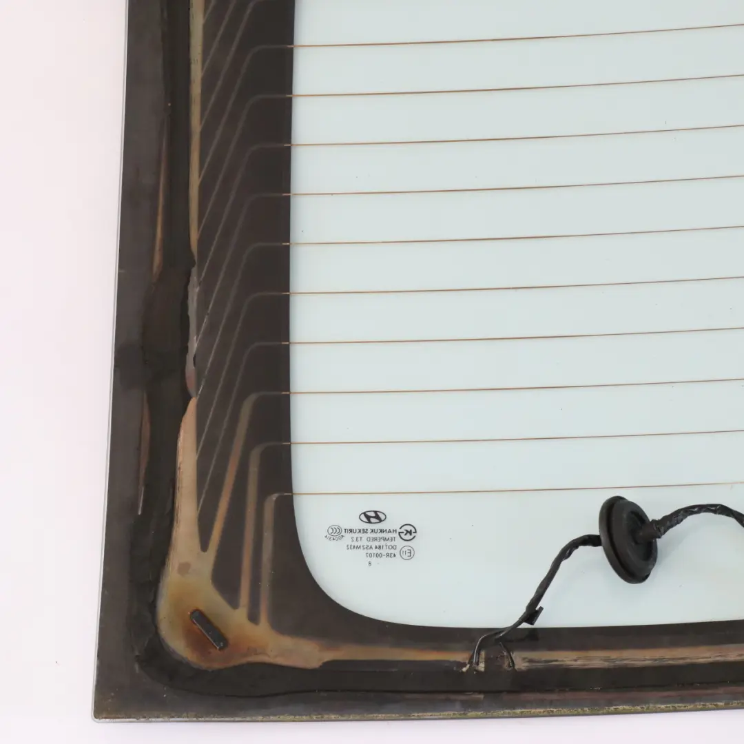 Portellone posteriore finestra sinistra vetro AS2 per Hyundai H-1 con numero di parte 87110-4H830 Hyundai H-1 Portellone posteriore finestra sinistra vetro AS2 - SKU 87110-4H830 - Numero di parte 87110-4H830