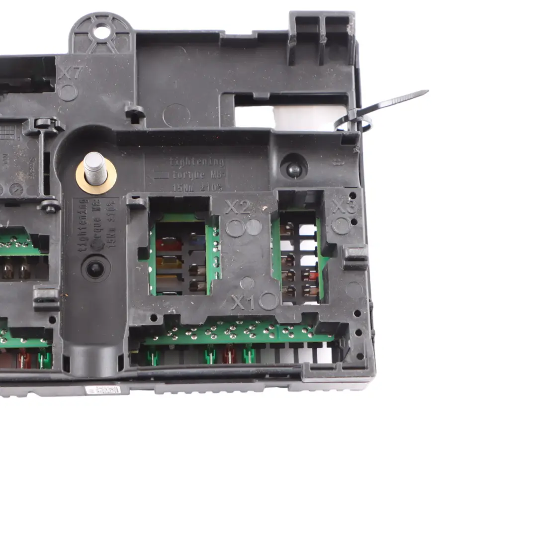 Caja Fusibles Relé Unidad Control Trasera Distribución para BMW G20 320i con número de pieza 8734162 BMW G20 320i Caja Fusibles Relé Unidad Control Trasera Distribución - SKU 8715719 - Número de pieza 8734162