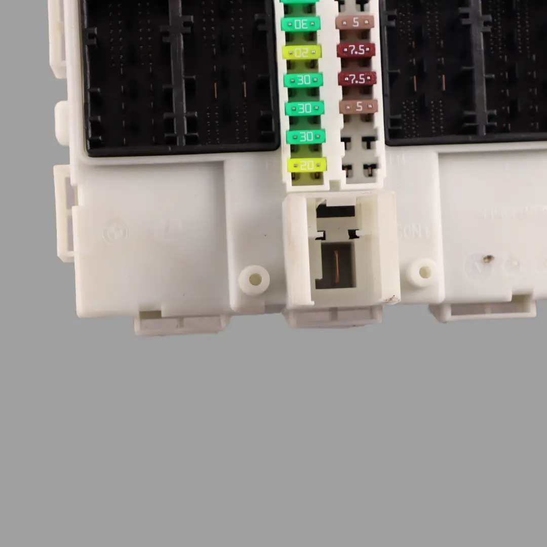 Module BCM Body Control Unit Module ECU to BMW F46 with Part number 8736968 BMW F46 Module BCM Body Control Unit Module ECU - SKU 8736968 - Part number 8736968