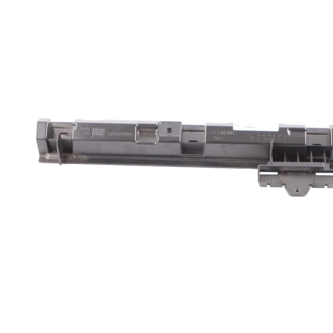 Support Jupe Latérale Fixation Guide Milieu Droit pour BMW G26 à propos du numéro de pièce 8737092 BMW G26 Support Jupe Latérale Fixation Guide Milieu Droit - SKU 8737092 - Numéro de pièce 8737092