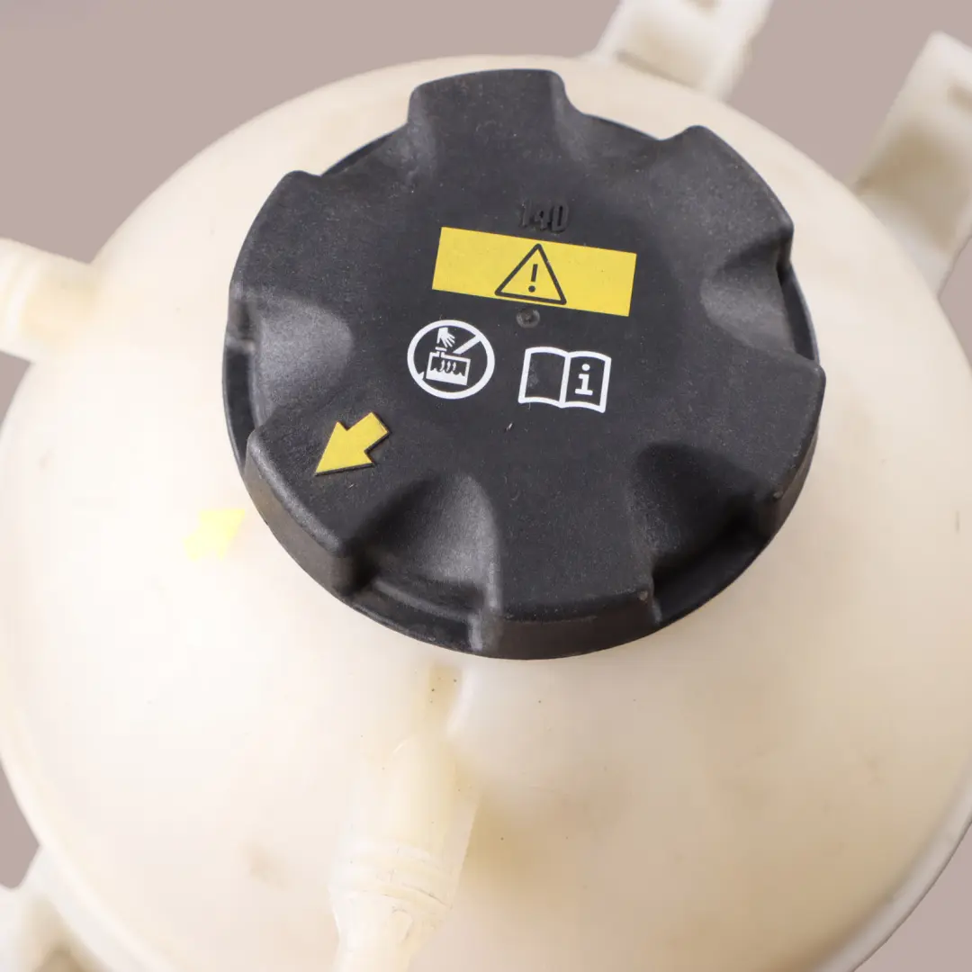 Réservoir d'expansion BMW X3 G01 F97 X4M F98 Bouteille plein liquide pour à propos du numéro de pièce 8742660 Réservoir d'expansion BMW X3 G01 F97 X4M F98 Bouteille plein liquide - SKU 8742660 - Numéro de pièce 8742660