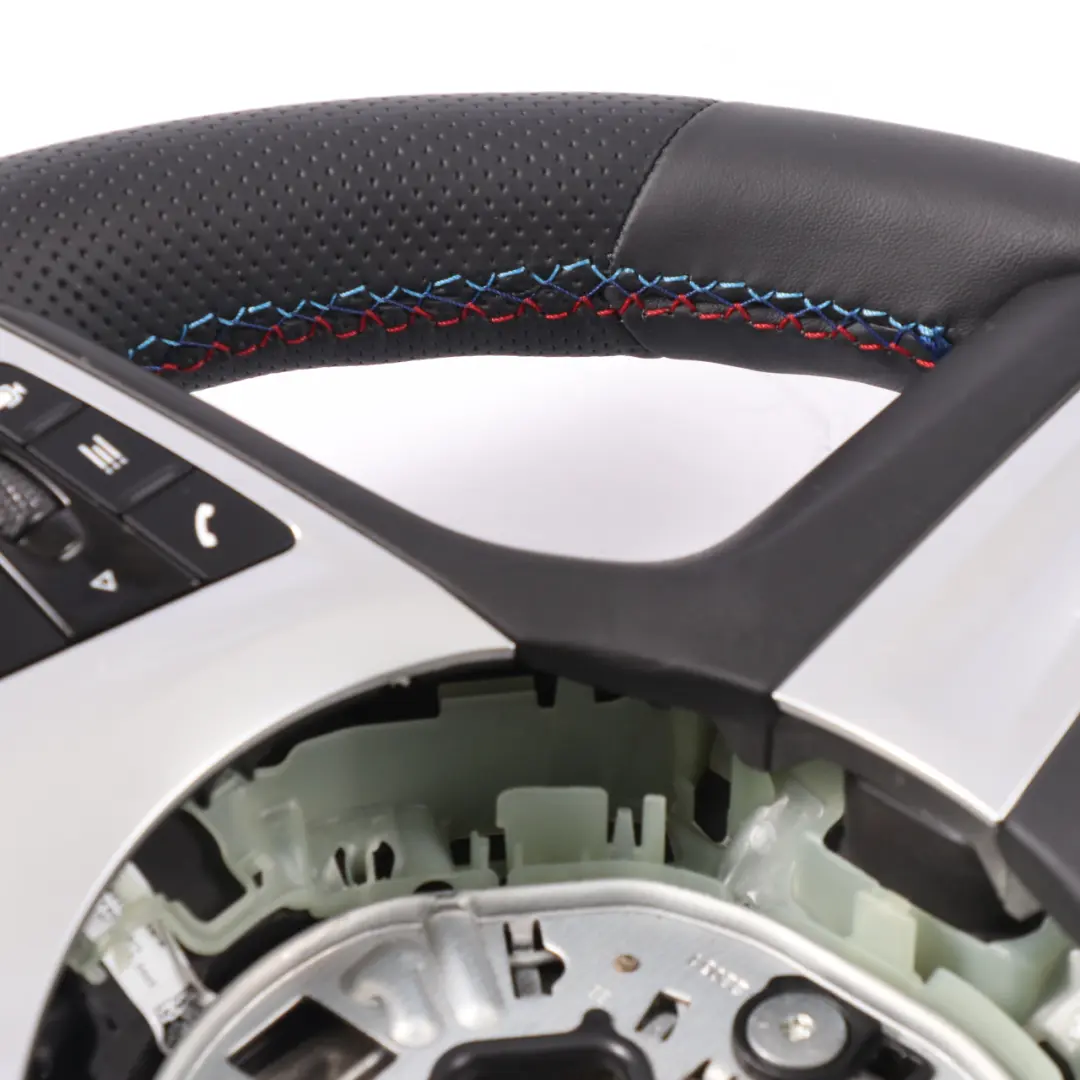 NUOVO Pelle Nera per Volante BMW F40 F44 G20 G21 Z4 G29 M Sport con numero di parte 8746675 Volante BMW F40 F44 G20 G21 Z4 G29 M Sport NUOVO Pelle Nera - SKU 8746675-1 - Numero di parte 8746675