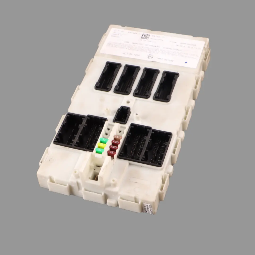 Fuse Box Front Body Control Module ECU BCM Unit to BMW F30 with Part number 8781423 BMW F30 Fuse Box Front Body Control Module ECU BCM Unit - SKU 8781423 - Part number 8781423