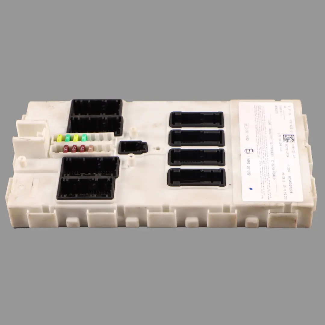 Fuse Box Front Body Control Module ECU BCM Unit to BMW F30 with Part number 8781423 BMW F30 Fuse Box Front Body Control Module ECU BCM Unit - SKU 8781423 - Part number 8781423