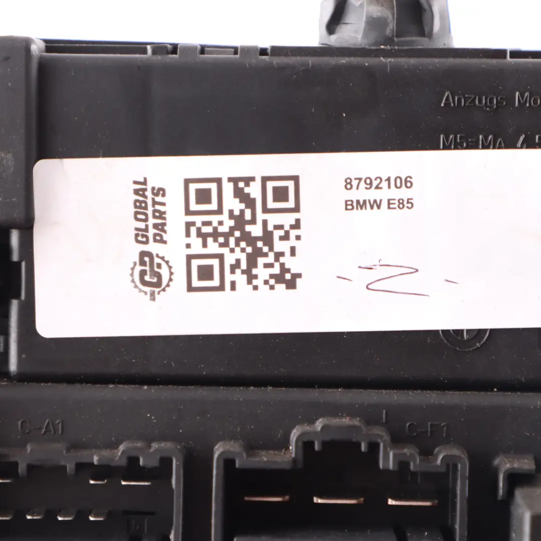 BMW E85 Z4 Skrzynka bezpieczników 8378113 - SKU 6911922 - Numer Części 6911922