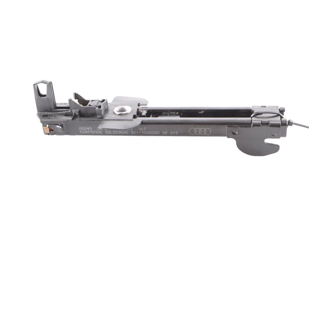 Regolatore Altezza Cintura Sicurezza Anteriore per Audi A3 8P con numero di parte 8E0857833G Audi A3 8P Regolatore Altezza Cintura Sicurezza Anteriore - SKU 8E0857833G - Numero di parte 8E0857833G