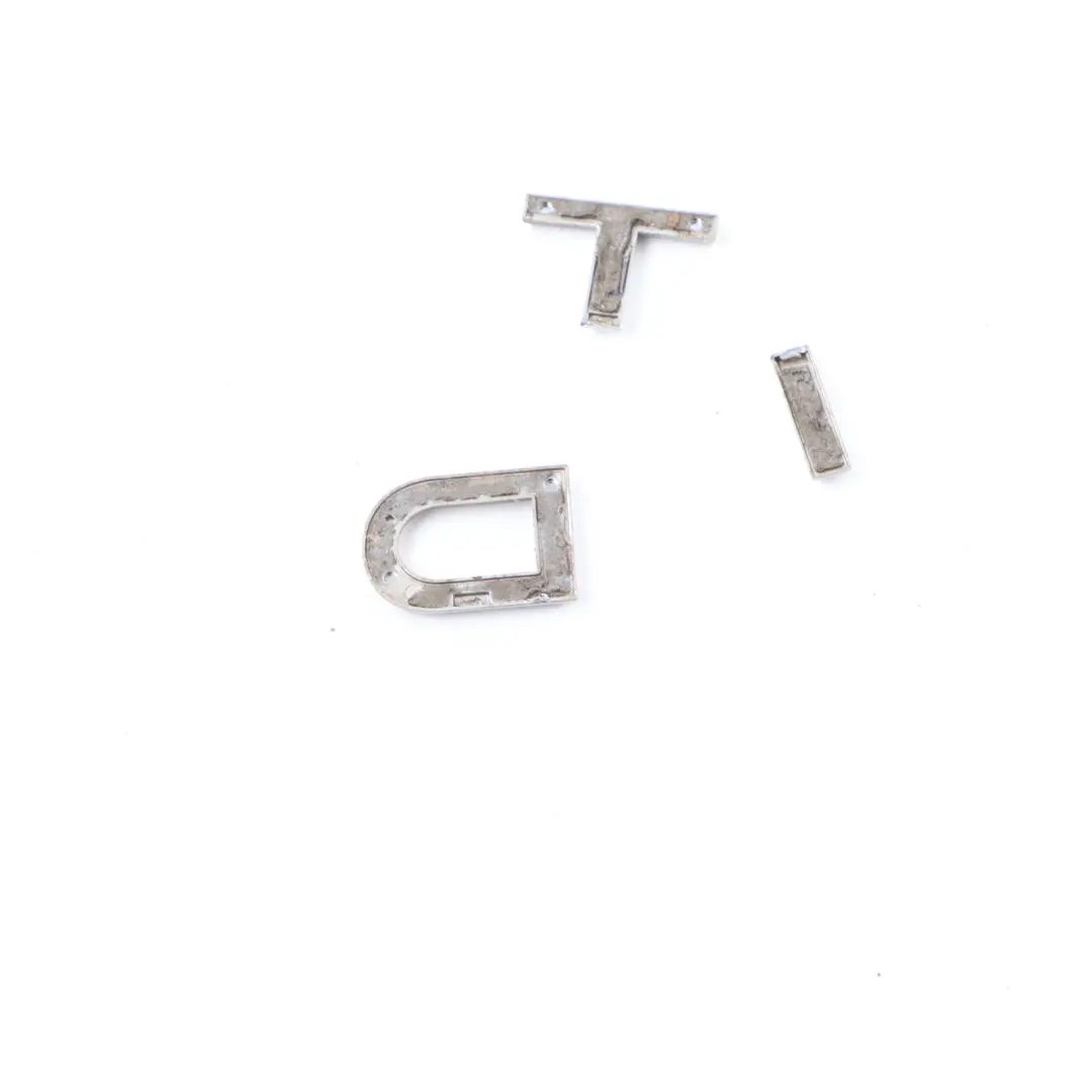 Heck Klappen Emblem TDI Schriftzug Emblem Chrom für Audi A3 8P mit Teilenummer 8J0853737 Audi A3 8P Heck Klappen Emblem TDI Schriftzug Emblem Chrom - SKU 8J0853737 - Teilenummer 8J0853737