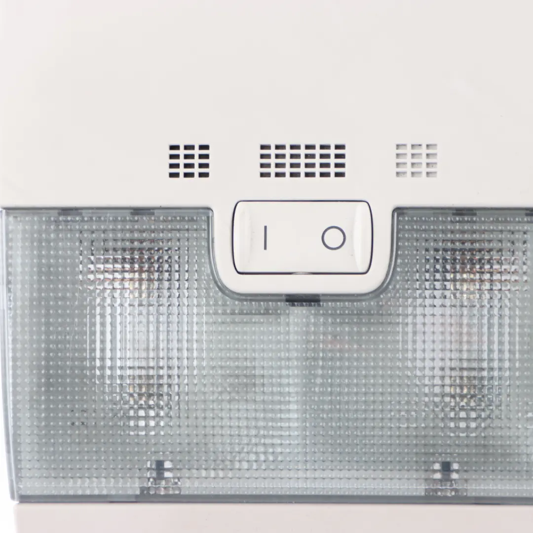 Luz techo delantera lectura interior Panel interruptores para Audi A3 8P con número de pieza 8P0947135D Audi A3 8P Luz techo delantera lectura interior Panel interruptores - SKU 8P0947135D - Número de pieza 8P0947135D
