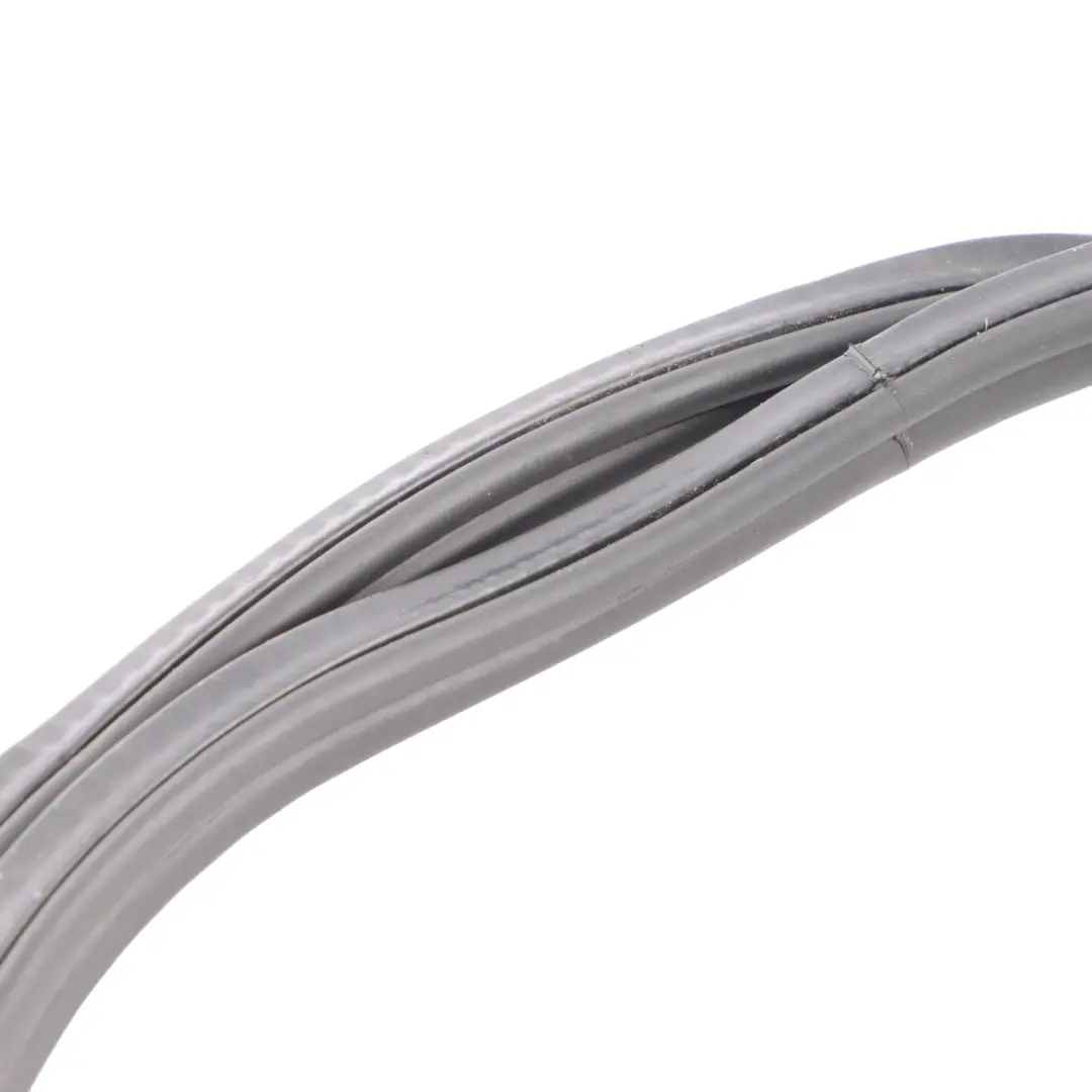 Boot Trunk Tailgate Sealing Rubber Gasket Seal to Audi A3 8P with Part number 8P4827705E Audi A3 8P Boot Trunk Tailgate Sealing Rubber Gasket Seal - SKU 8P4827705E - Part number 8P4827705E