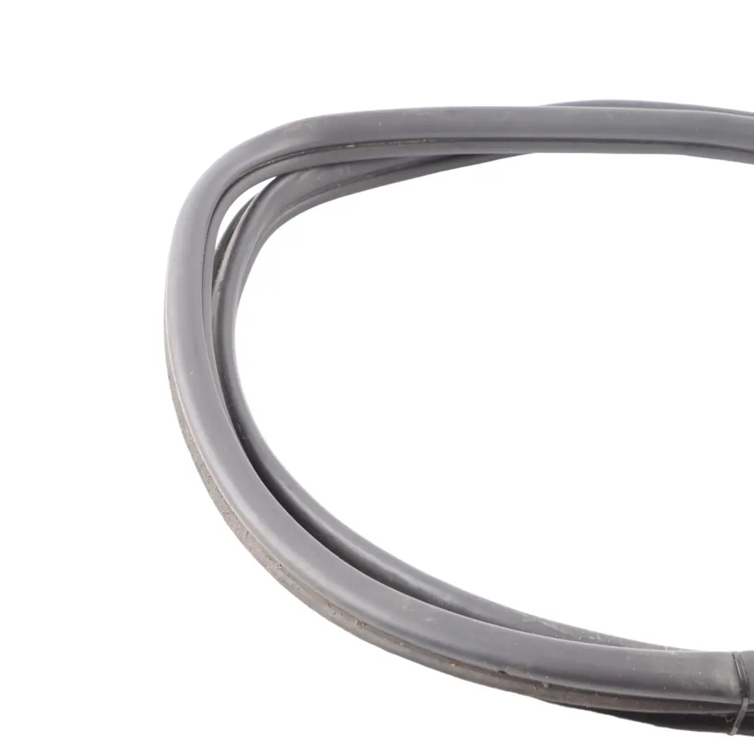 Boot Trunk Tailgate Sealing Rubber Gasket Seal to Audi A3 8P with Part number 8P4827705E Audi A3 8P Boot Trunk Tailgate Sealing Rubber Gasket Seal - SKU 8P4827705E - Part number 8P4827705E