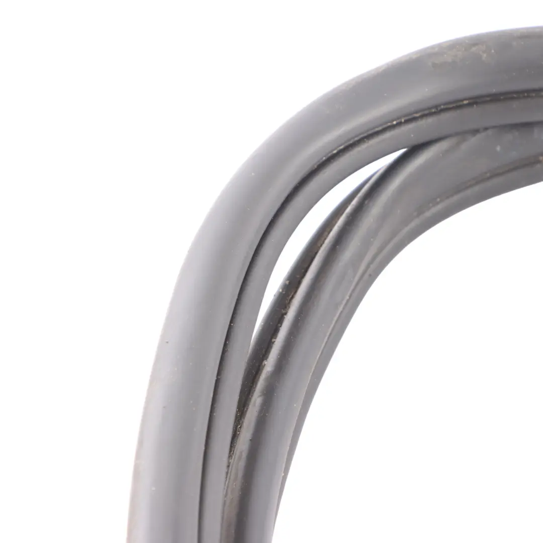 Audi A3 8P Joint d'étanchéité de coffre et de hayon caoutchouc - SKU 8P4827705E - Numéro de pièce 8P4827705E