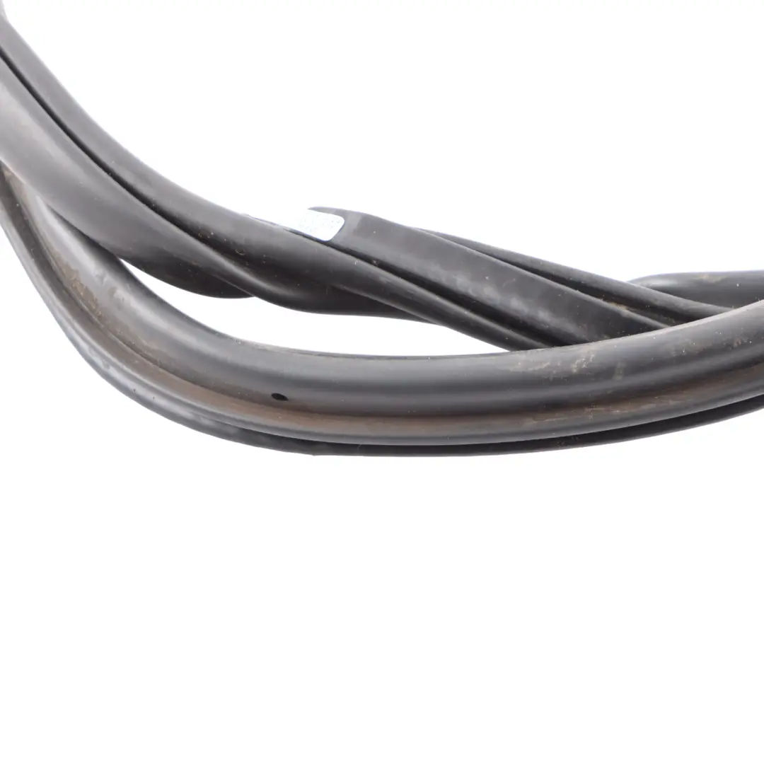 Boot Trunk Tailgate Sealing Rubber Gasket Seal to Audi A3 8P with Part number 8P4827705E Audi A3 8P Boot Trunk Tailgate Sealing Rubber Gasket Seal - SKU 8P4827705E - Part number 8P4827705E