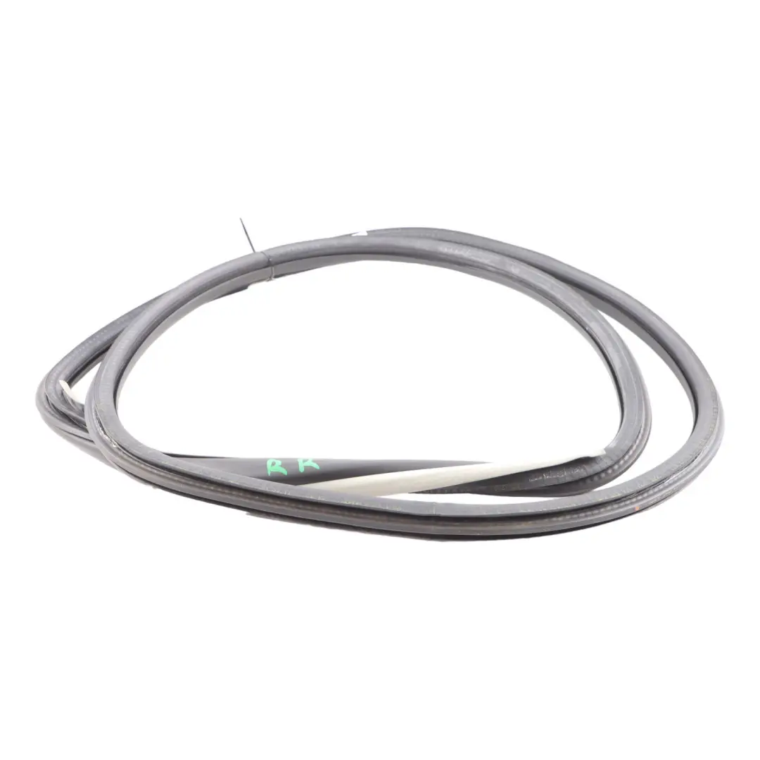 Audi A3 8P Joint porte arrière gauche droite Joint protection intérieur - SKU 8P4833721A - Numéro de pièce 8P4833721A