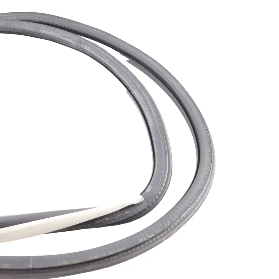 Junta Puerta Trasera Izquierda Derecha Junta Protección Interior para Audi A3 8P con número de pieza 8P4833721A Audi A3 8P Junta Puerta Trasera Izquierda Derecha Junta Protección Interior - SKU 8P4833721A - Número de pieza 8P4833721A