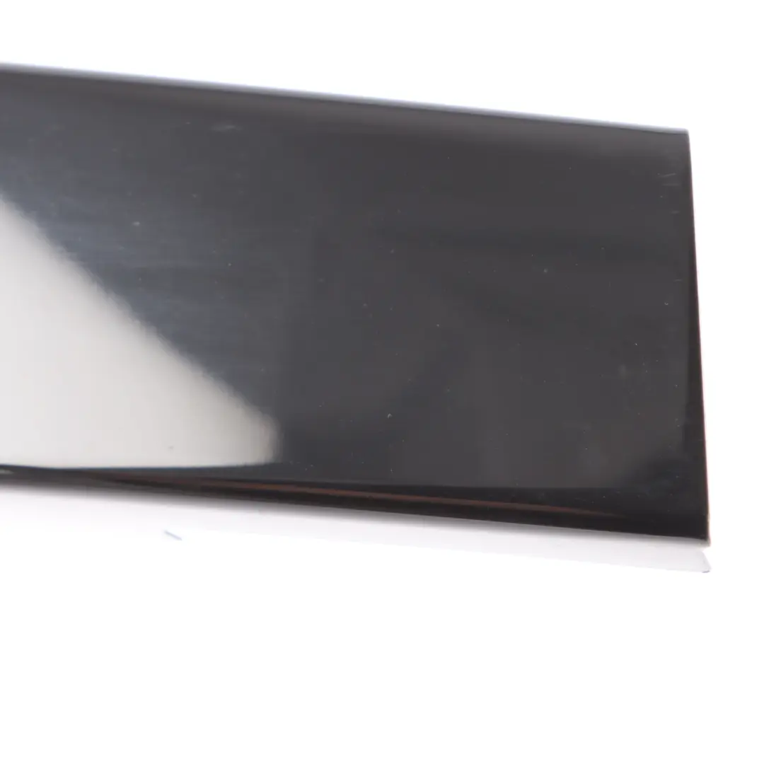 Cache Montant B Extérieur Gauche Noir pour Audi A3 8P à propos du numéro de pièce 8P4853289A Audi A3 8P Cache Montant B Extérieur Gauche Noir - SKU 8P4853289A - Numéro de pièce 8P4853289A