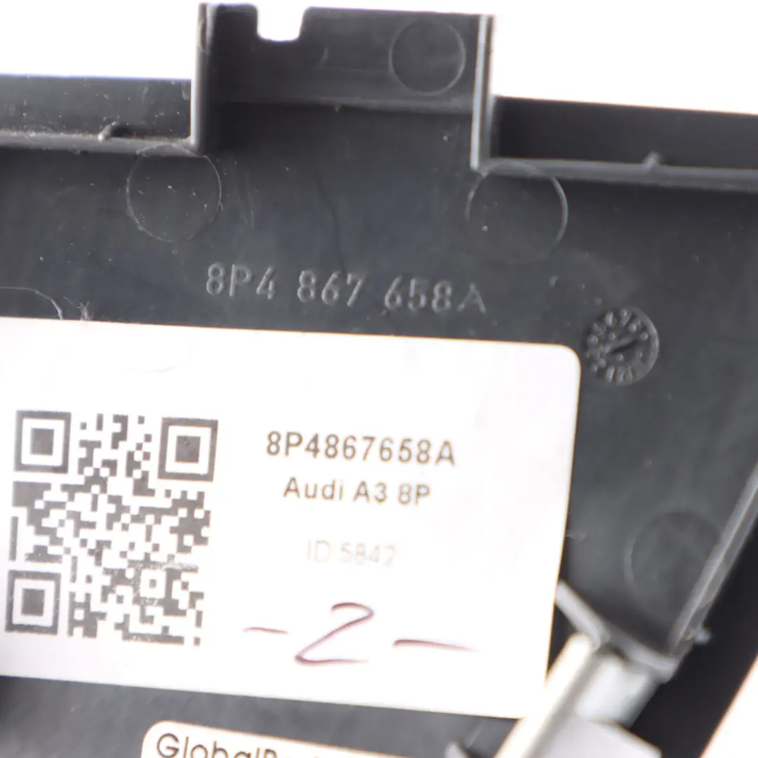 Audi A3 8P Panel Embellecedor Portón Trasero Tapa Interior Maletero - SKU 8P4867658A - Número de pieza 8P4867658A