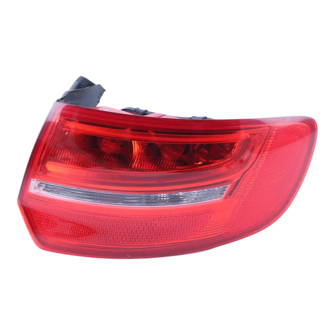 Audi A3 8P Feu arrière droit coffre Couvercle hayon extérieur - SKU 8P4945096E - Numéro de pièce 8P4945096E