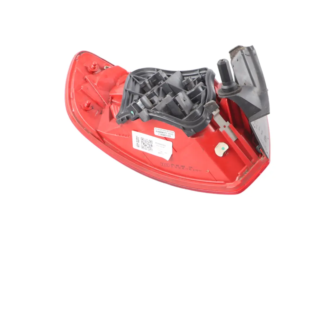 Audi A3 8P Feu arrière droit coffre Couvercle hayon extérieur - SKU 8P4945096E - Numéro de pièce 8P4945096E