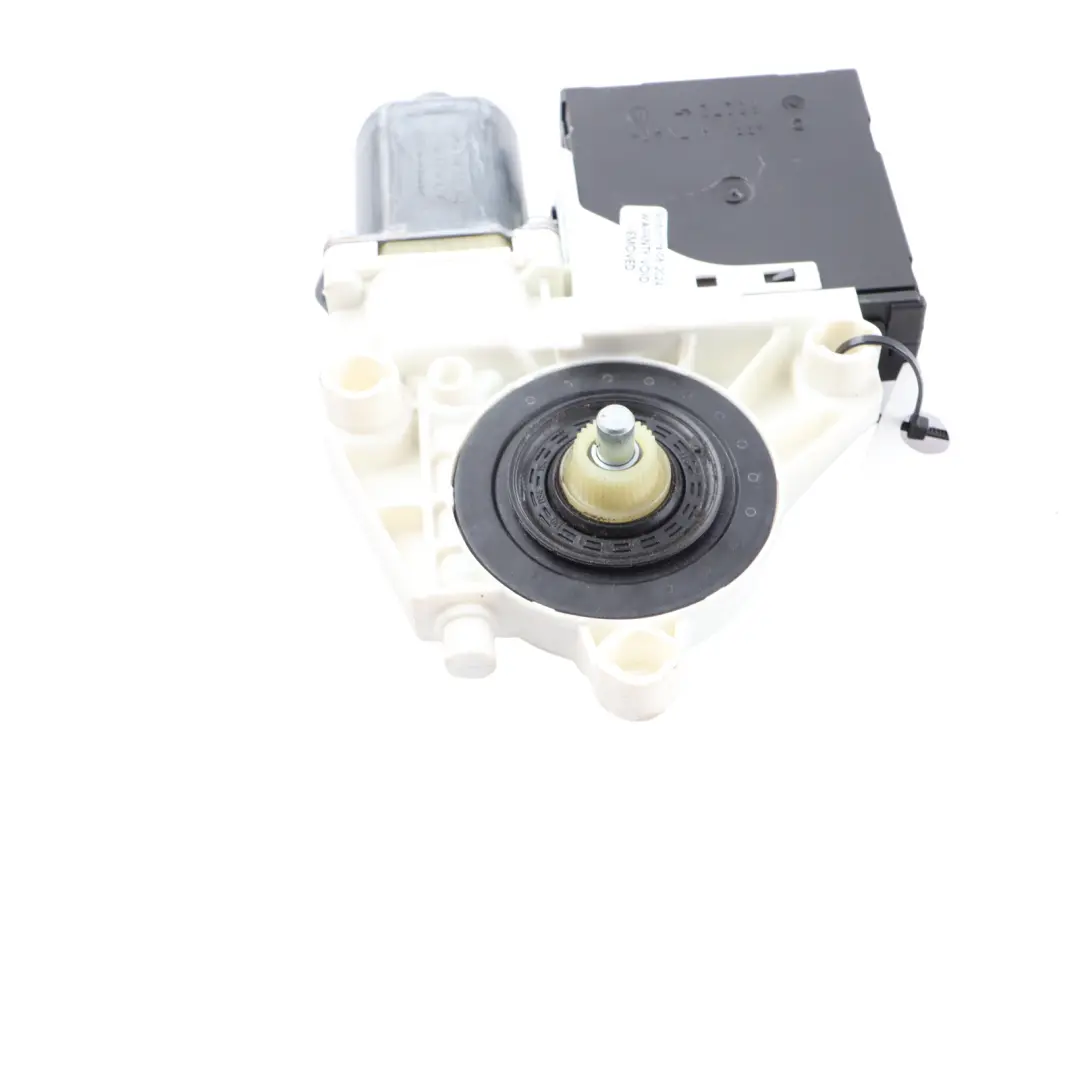  Motor regulador de ventana trasera derecha la puerta del Audi A3 8P - SKU 8P4959802F - Número de pieza 8P4959802F