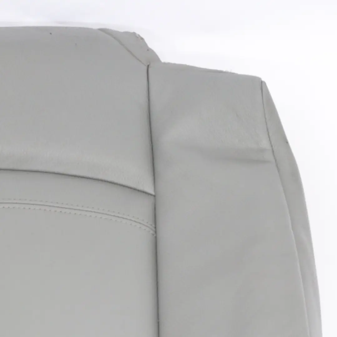 Funda Respaldo Asiento Delantero Izquierdo Cuero Gris para BMW E93 con número de pieza 9117697 BMW E93 Funda Respaldo Asiento Delantero Izquierdo Cuero Gris - SKU 9117697 - Número de pieza 9117697