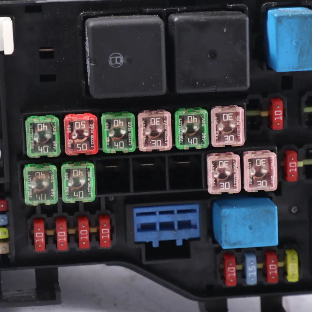 Hyundai H-1 Fuse Box Front Relay Engine Control Unit Module ECU 91203-4H670 - SKU 912034H670 - Part number 912034H670