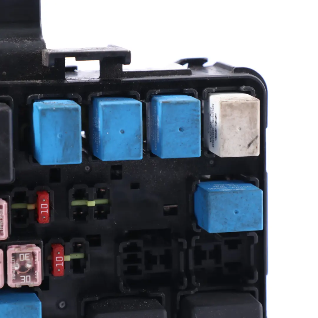 Fuse Box Front Relay Engine Control Unit Module ECU 91203-4H670 to Hyundai H-1 with Part number 912034H670 Hyundai H-1 Fuse Box Front Relay Engine Control Unit Module ECU 91203-4H670 - SKU 912034H670 - Part number 912034H670