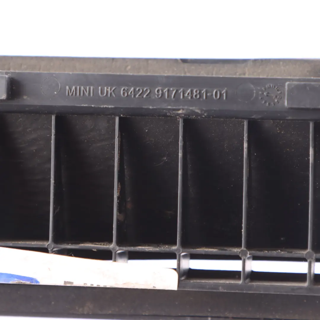 Insert Ventilation Chocs Arrière Droit Gauche pour Mini Cooper Cabrio R52 à propos du numéro de pièce 9171481 Mini Cooper Cabrio R52 Insert Ventilation Chocs Arrière Droit Gauche - SKU 9171481 - Numéro de pièce 9171481