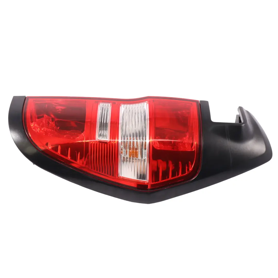 Lampe d'éclairage coffre hayon arrière droite pour Hyundai H-1 à propos du numéro de pièce 92402 4H060 Hyundai H-1 Lampe d'éclairage coffre hayon arrière droite - SKU 92402 4H060 - Numéro de pièce 92402 4H060