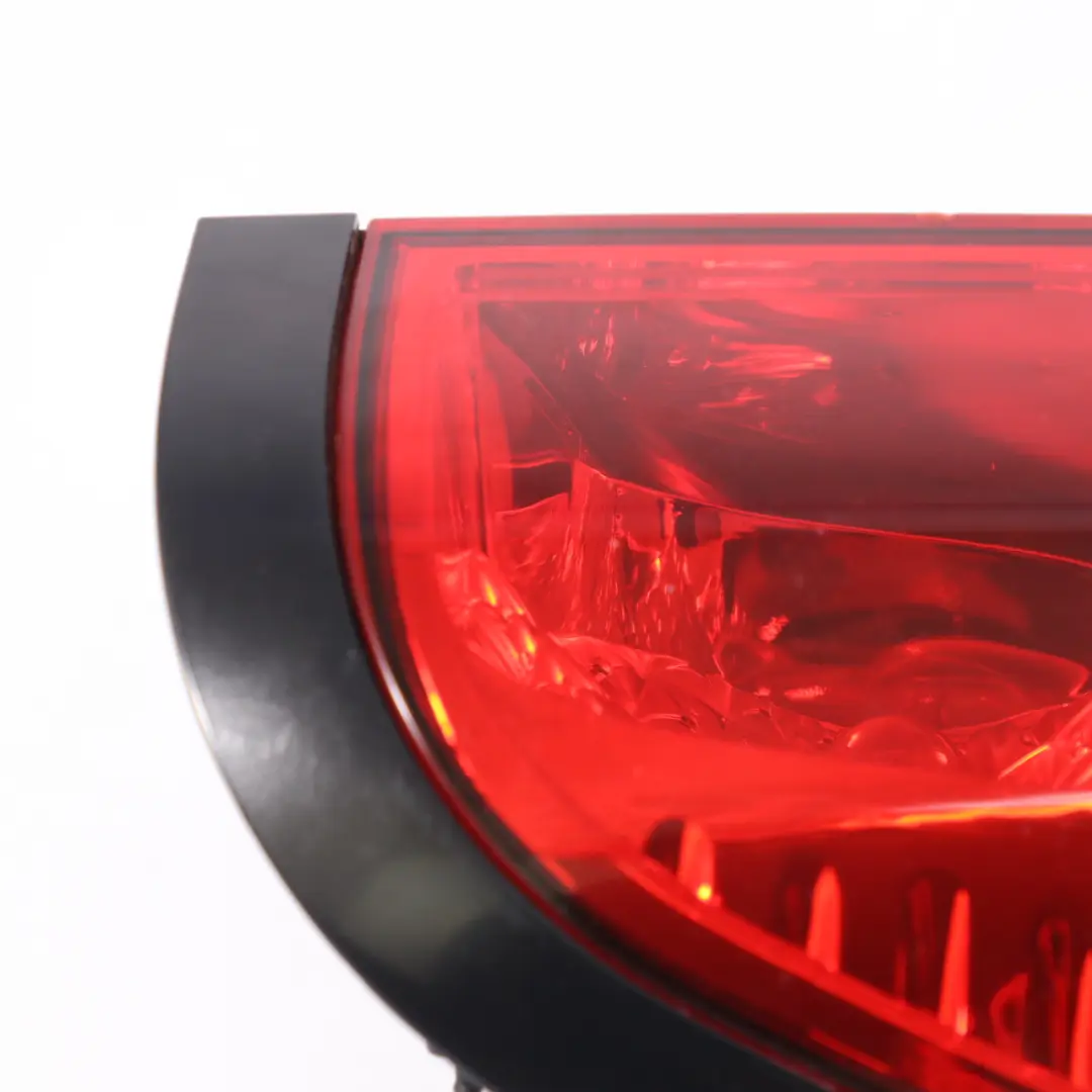 Lampe d'éclairage coffre hayon arrière droite pour Hyundai H-1 à propos du numéro de pièce 92402 4H060 Hyundai H-1 Lampe d'éclairage coffre hayon arrière droite - SKU 92402 4H060 - Numéro de pièce 92402 4H060