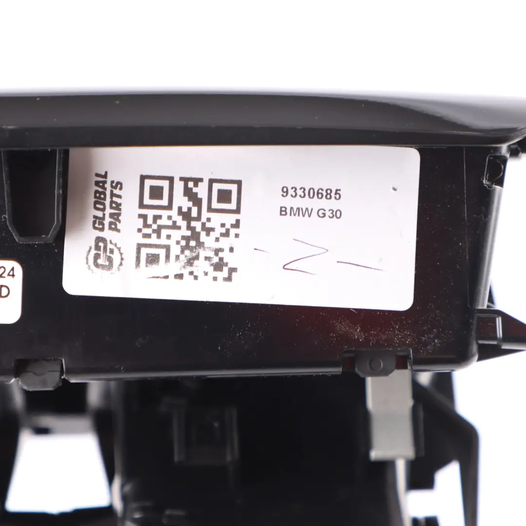 Centre Console Fresh Air Vent Grille Rear Nozzle Trim to BMW G30 G31 G32 with Part number 9330685 BMW G30 G31 G32 Centre Console Fresh Air Vent Grille Rear Nozzle Trim - SKU 9330685 - Part number 9330685