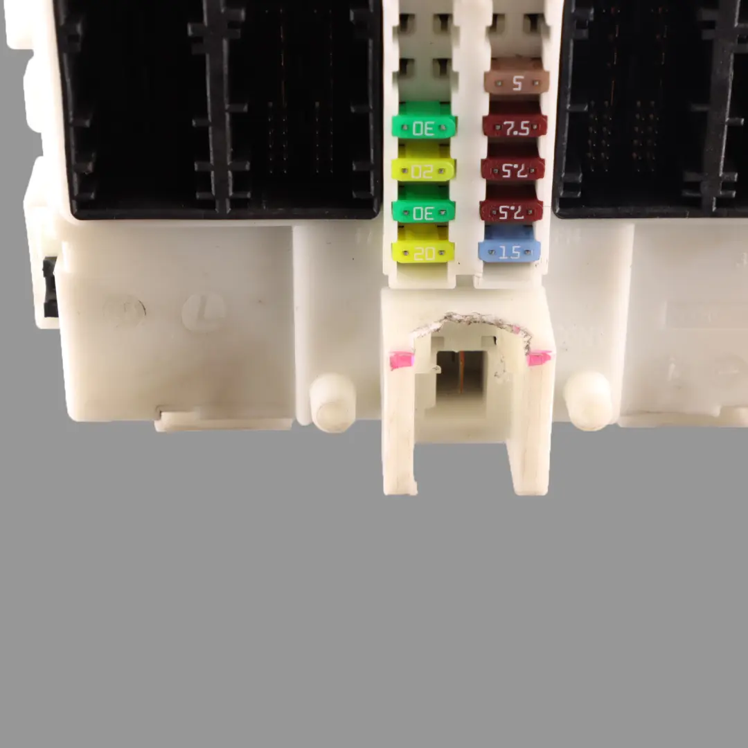 Module Control Unit FEM to BMW F20 F21 F22 F30 F31 F32 F36 with Part number 9366412 BMW F20 F21 F22 F30 F31 F32 F36 Module Control Unit FEM - SKU 9366412-1 - Part number 9366412