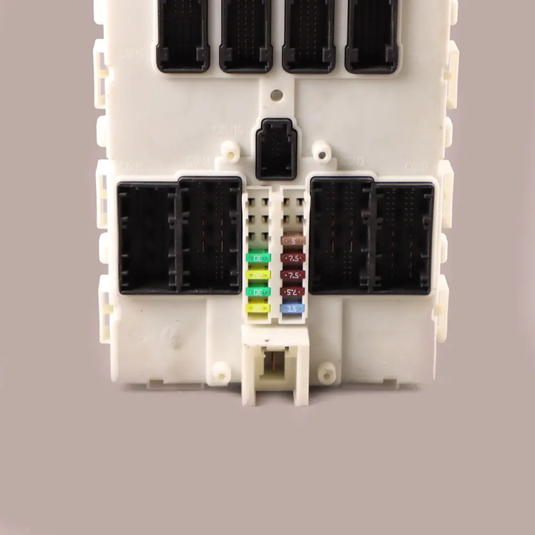 Fuse Box Control Unit SAM Module Relay to BMW F20 with Part number 9381105 BMW F20 Fuse Box Control Unit SAM Module Relay - SKU 9381105 - Part number 9381105