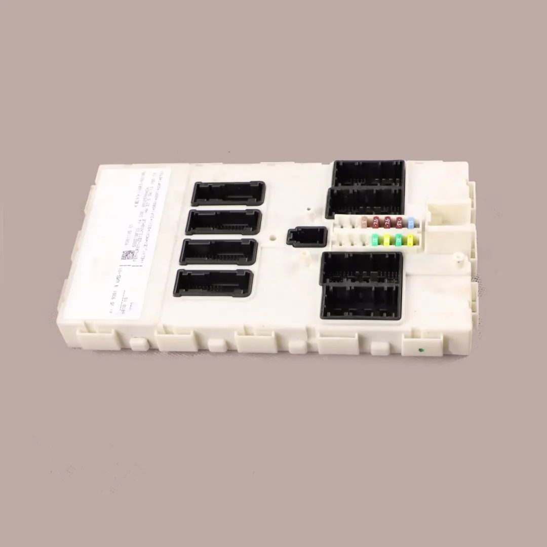 Fuse Box Control Unit SAM Module Relay to BMW F20 with Part number 9381105 BMW F20 Fuse Box Control Unit SAM Module Relay - SKU 9381105 - Part number 9381105