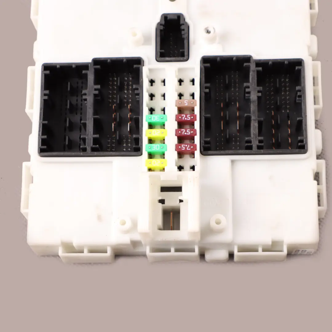 Body Control Comfort Module Unit FEM ECU to BMW F20 F22 F30 F34 F36 with Part number 9438730 BMW F20 F22 F30 F34 F36 Body Control Comfort Module Unit FEM ECU - SKU 9438730 - Part number 9438730