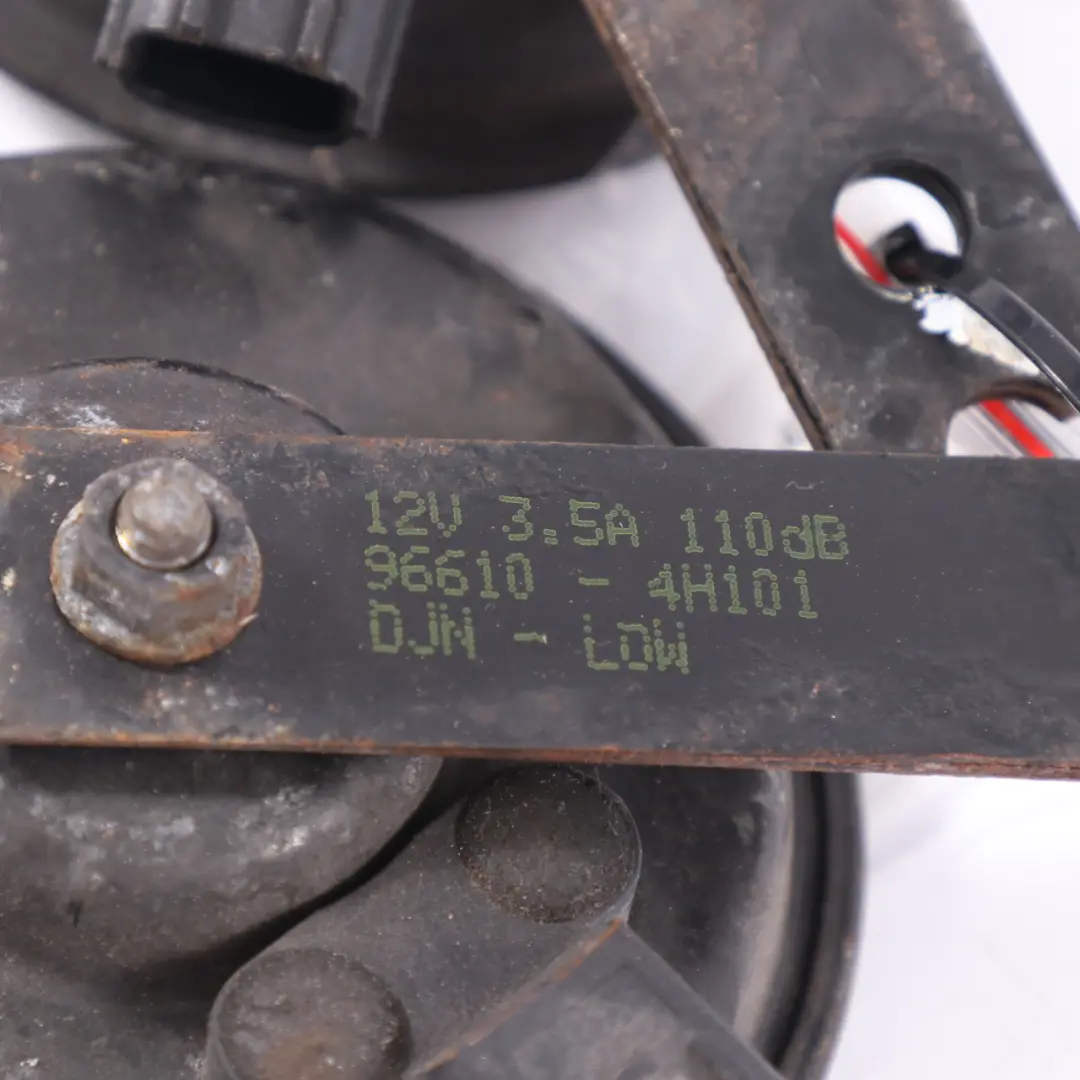 Hornsignal Sirene Tief Hoch Ton Satz für Hyundai H-1 mit Teilenummer 96610-4H101 Hyundai H-1 Hornsignal Sirene Tief Hoch Ton Satz - SKU 96610-4H101 - Teilenummer 96610-4H101