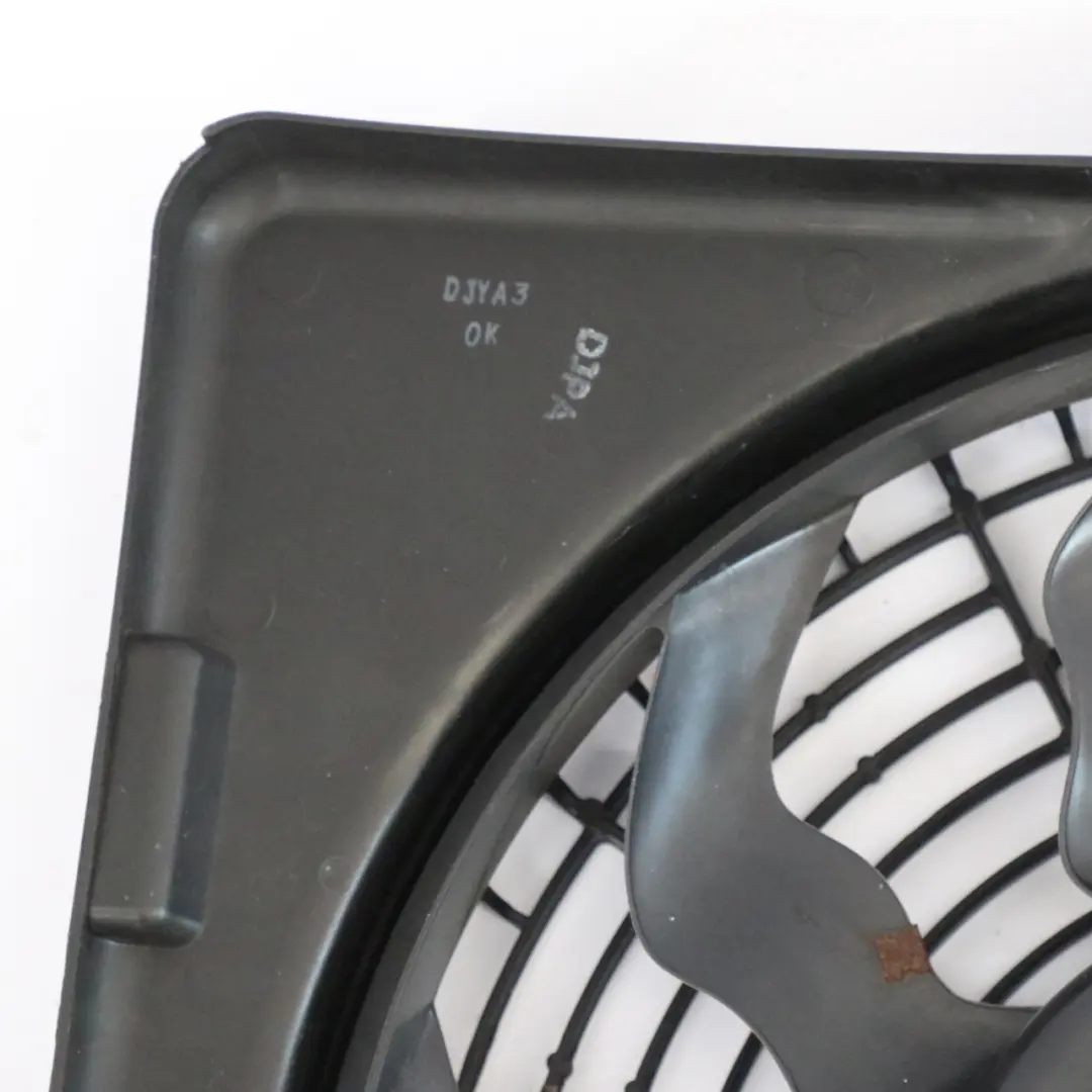 Carcasa del motor del ventilador de refrigeración para Hyundai H-1 con número de pieza 97737-4H000 Hyundai H-1 Carcasa del motor del ventilador de refrigeración - SKU 97737-4H000 - Número de pieza 97737-4H000