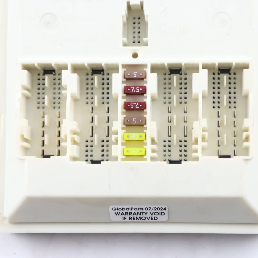 Body Control Module Domain Controller Unit BDC ECU 8725622 to BMW G20 G21 with Part number 9824610 BMW G20 G21 Body Control Module Domain Controller Unit BDC ECU 8725622 - SKU 9824610 - Part number 9824610