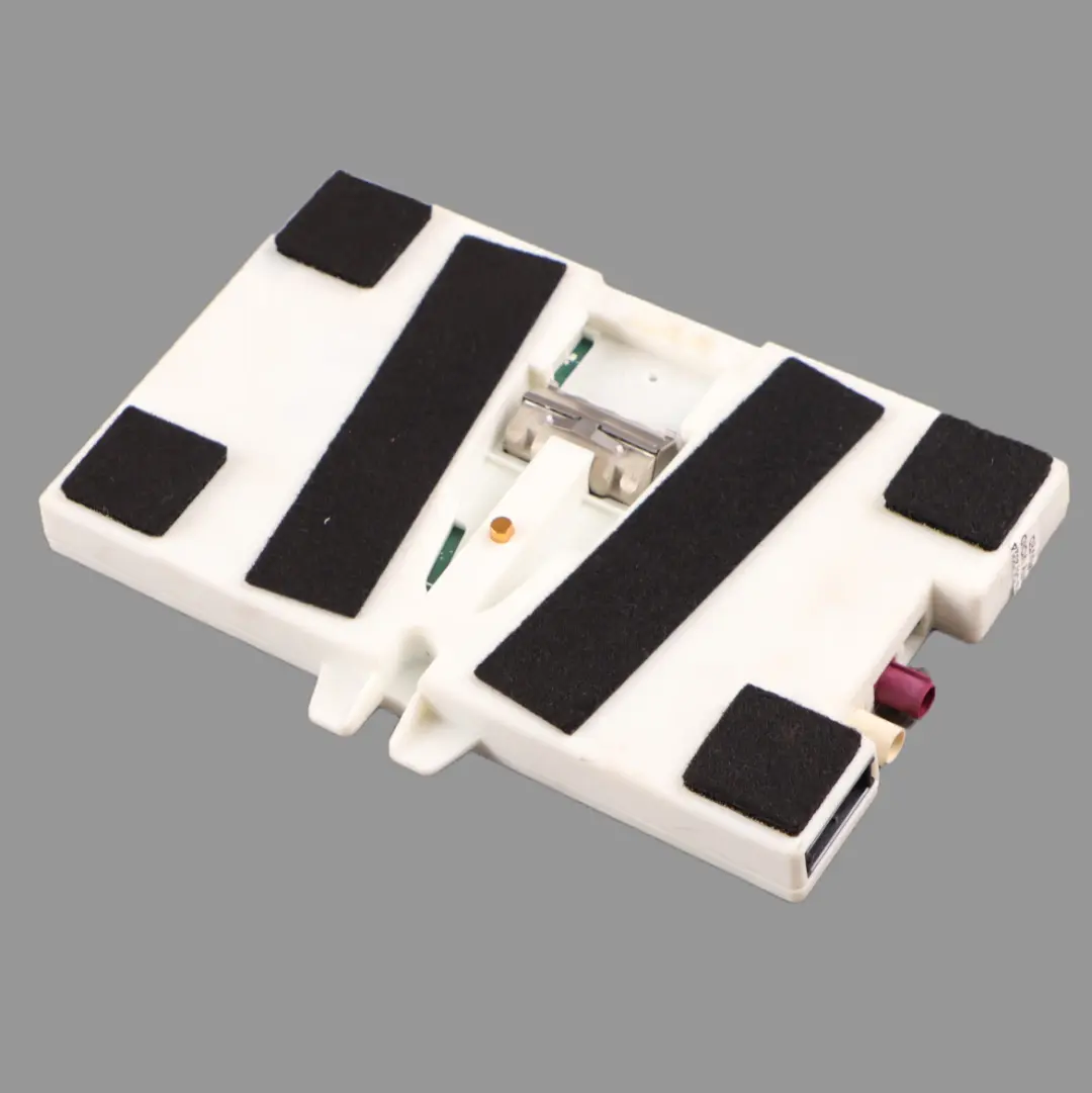 Telematics System Control Unit Module Navigation ATM ECE 4G WLAN to BMW G30 with Part number 9843935 BMW G30 Telematics System Control Unit Module Navigation ATM ECE 4G WLAN - SKU 9843935 - Part number 9843935